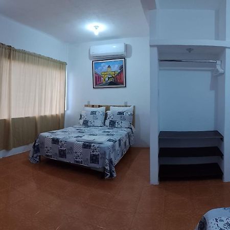 Apartamentos Mundo Maya Habitaciones 플로레스 외부 사진