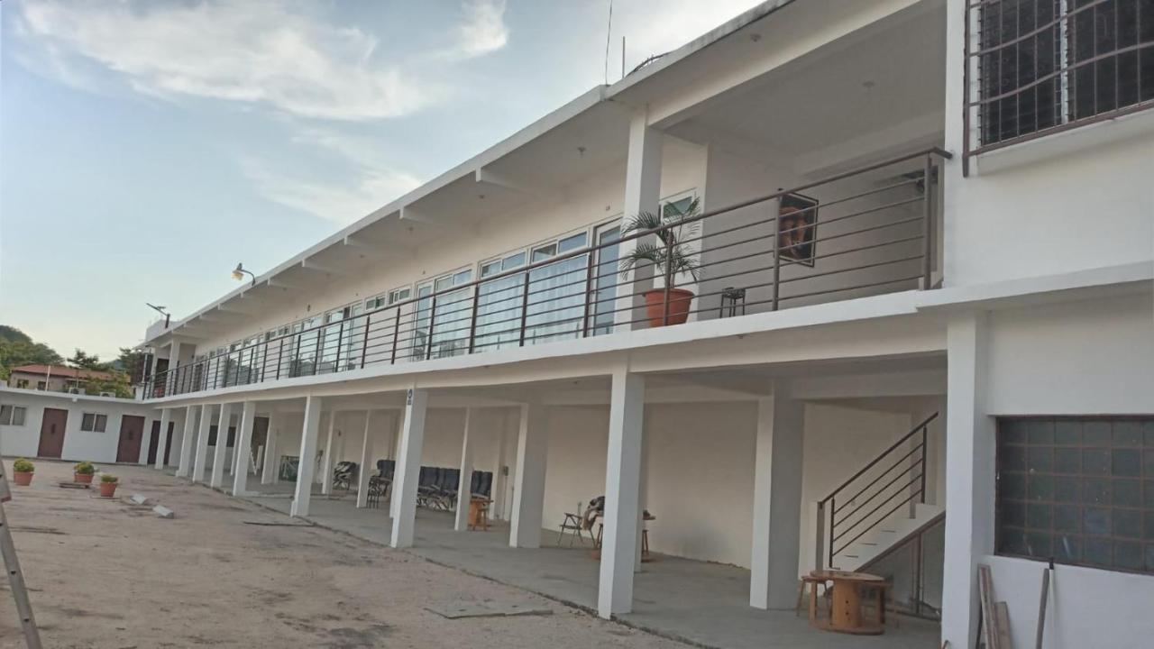 Apartamentos Mundo Maya Habitaciones 플로레스 외부 사진